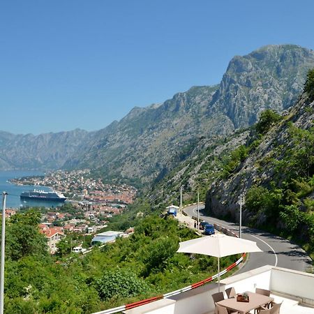 Boka Devine Residence Cattaro Esterno foto